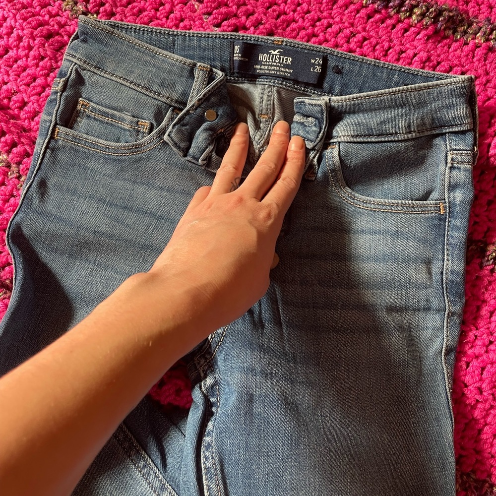 Hollister mid-rise super skinny soft stretch- size 0-24